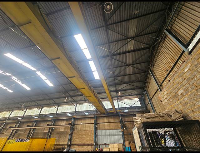 1,350M² WAREHOUSE TO LET IN TUNNEY